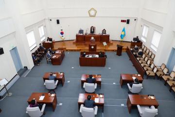 제266회 제2차 정례회 4차 본회의
