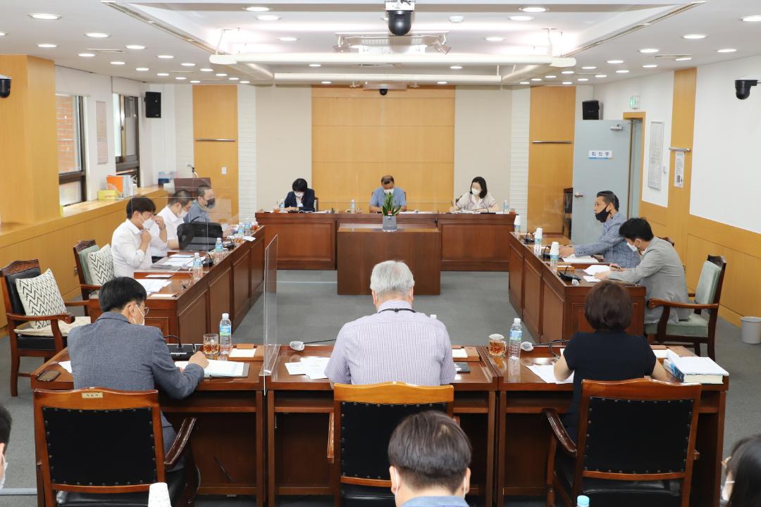 '의원간담회(2020. 9. 2.)' 게시글의 사진(1) '[꾸미기]9.2_의원간담회_IMG_3339.jpg'