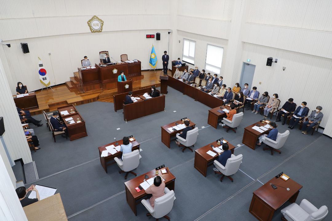 '제272회 임시회 제1차 본회의' 게시글의 사진(2) '20220722-22.7.22 제272회 임시회 1차 본회의_7487.jpg'