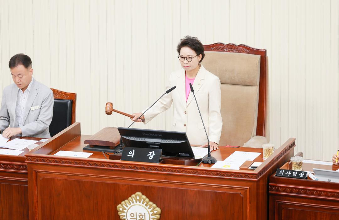 '제292회 과천시의회 임시회 제2차 본회의' 게시글의 사진(2) '5S6A1205.jpg'