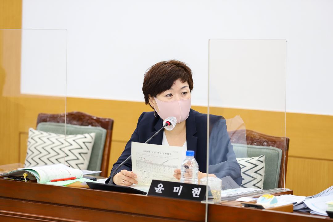 '제272회 임시회 업무보고 및 조례심사 특별위원회' 게시글의 사진(5) '20220722-22.7.22 제272회 임시회 예산 및 업무보고 1차_7633.jpg'