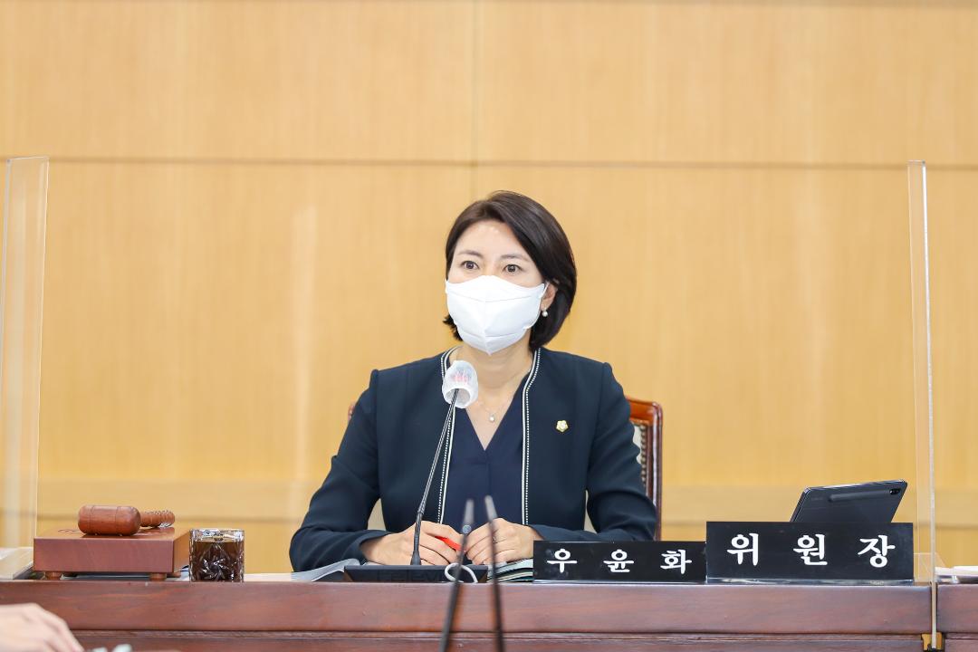 '제272회 임시회 업무보고 및 조례심사 특별위원회' 게시글의 사진(4) '20220727-22.7.27 제272회 임시회 예산 및 업무보고 특위 4차_7687.jpg'