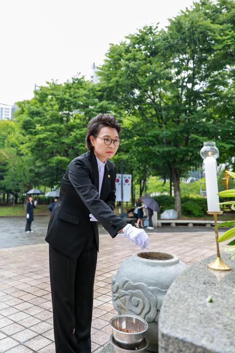 '제9대 후반기 의회 현충탑 참배' 게시글의 사진(3) '20240702-5S6A0598.jpg'
